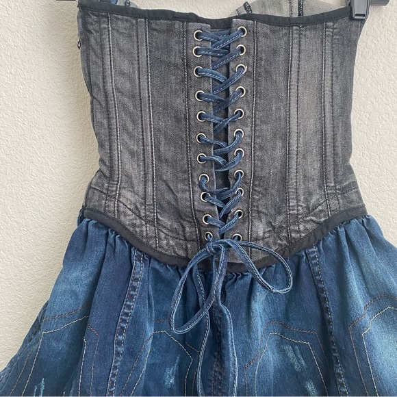 GUESS Project Runway “Natazha” Corset Lace-up Studded Denim Dress Size 1 (XS) - Picture 6 of 16